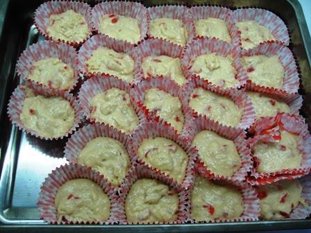 co04a08putincupcakes almond orange cherry cupcake