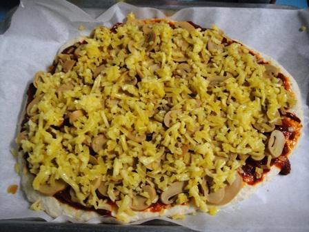 pz01b12sprinklecheese homemade pizza